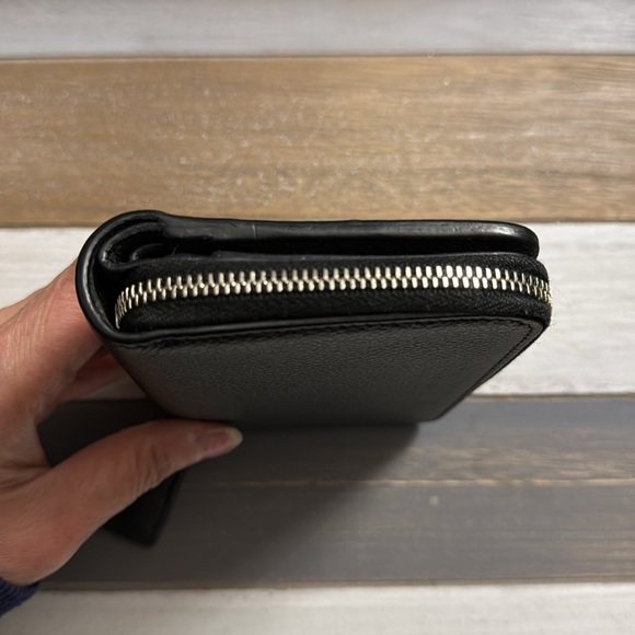 YSL Leather Compact Wallet. Black - Picture 6 of 11